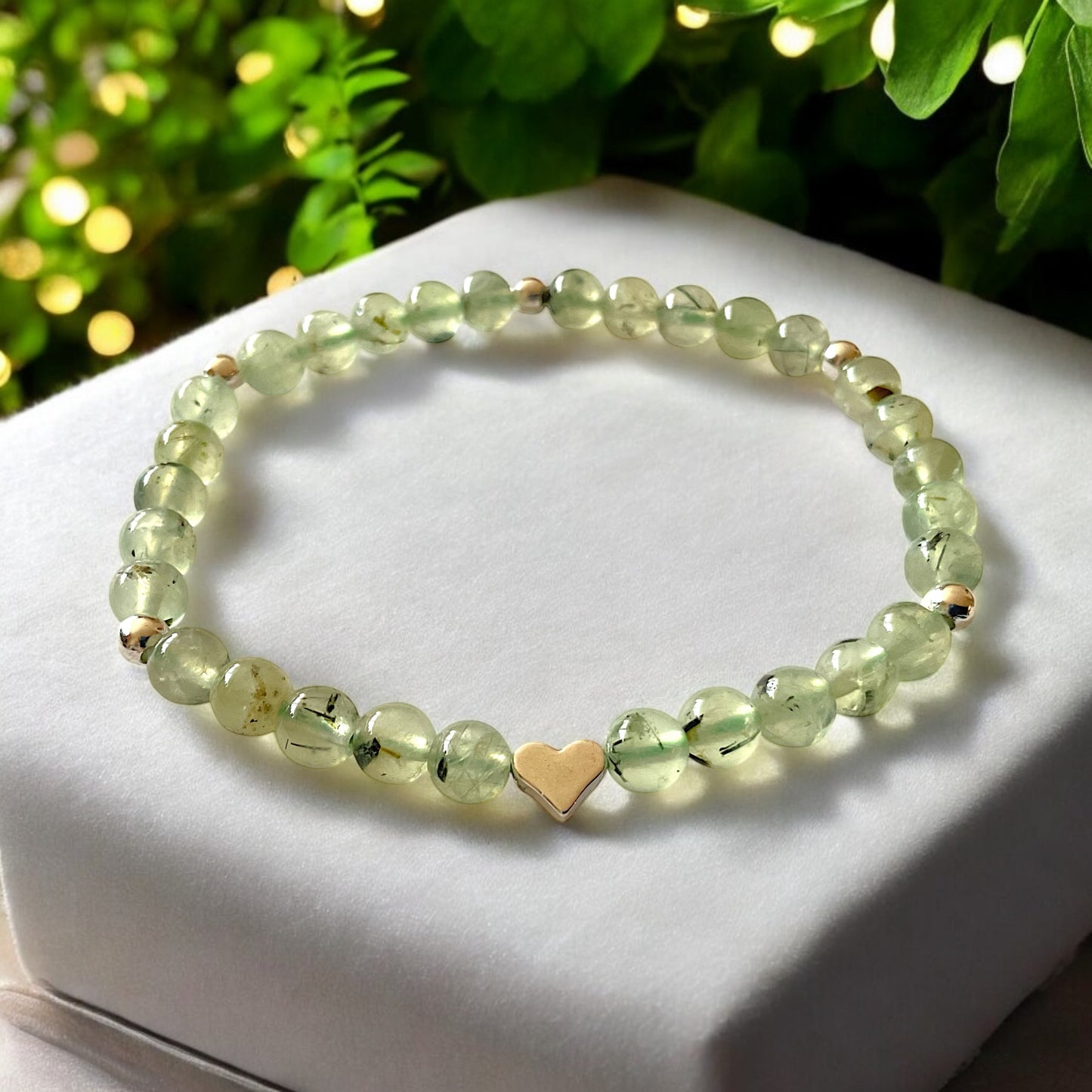 Prehnit Edelstein 6mm Perlenarmband  *Melanie* - mit Edelstahlherz und 925 Silberperlen in edler Steinfixx Geschenkbox - Handmade