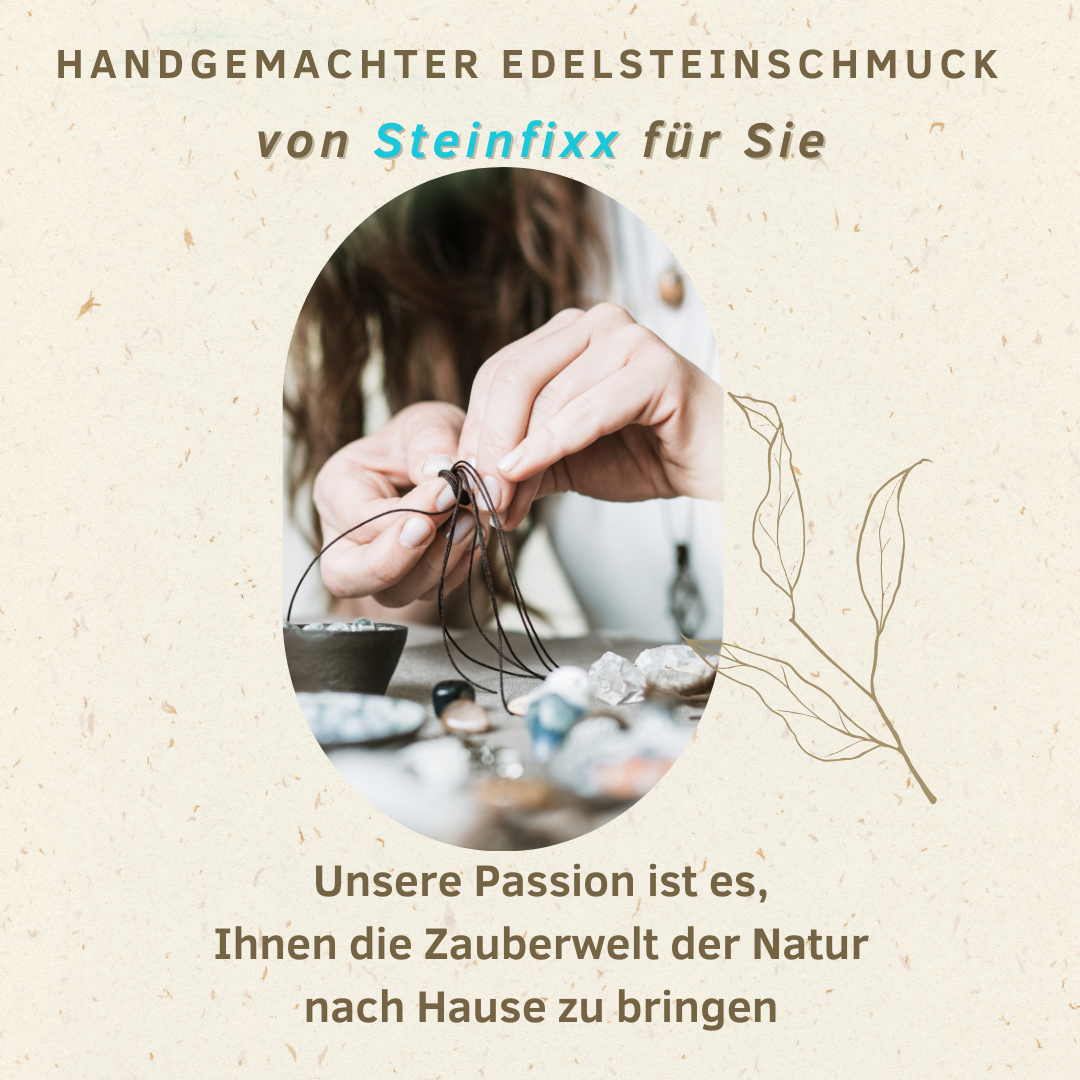 Zauberhaftes Mondstein Armband mit bedampften Aura-Glasperlen und Schmetterling | Edelstahl versilbert | in Samtsäckchen | Ihre Energie immer dabei