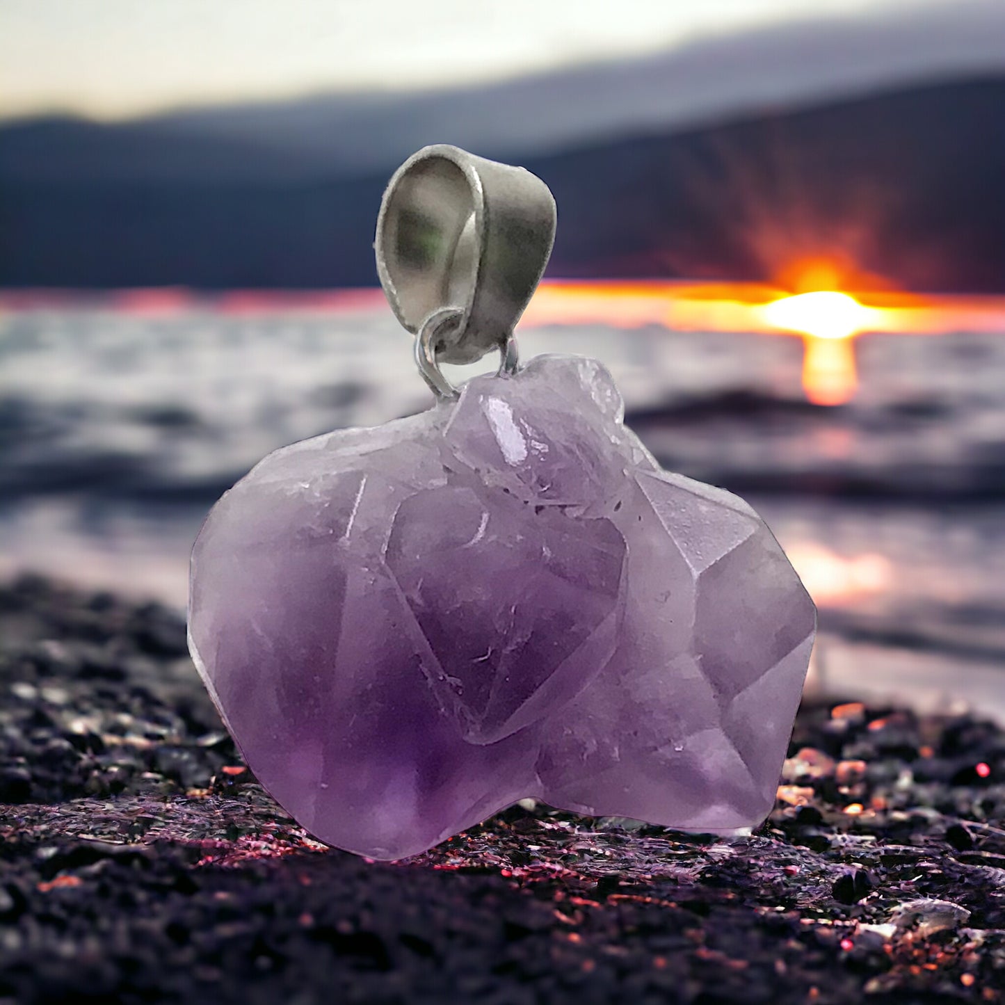 Amethyst Anhänger Rohstein I echter kleiner Amethyst Brocken I 10 x 15 mm I Cluster I incl. Lederband 80cm I Brasilien