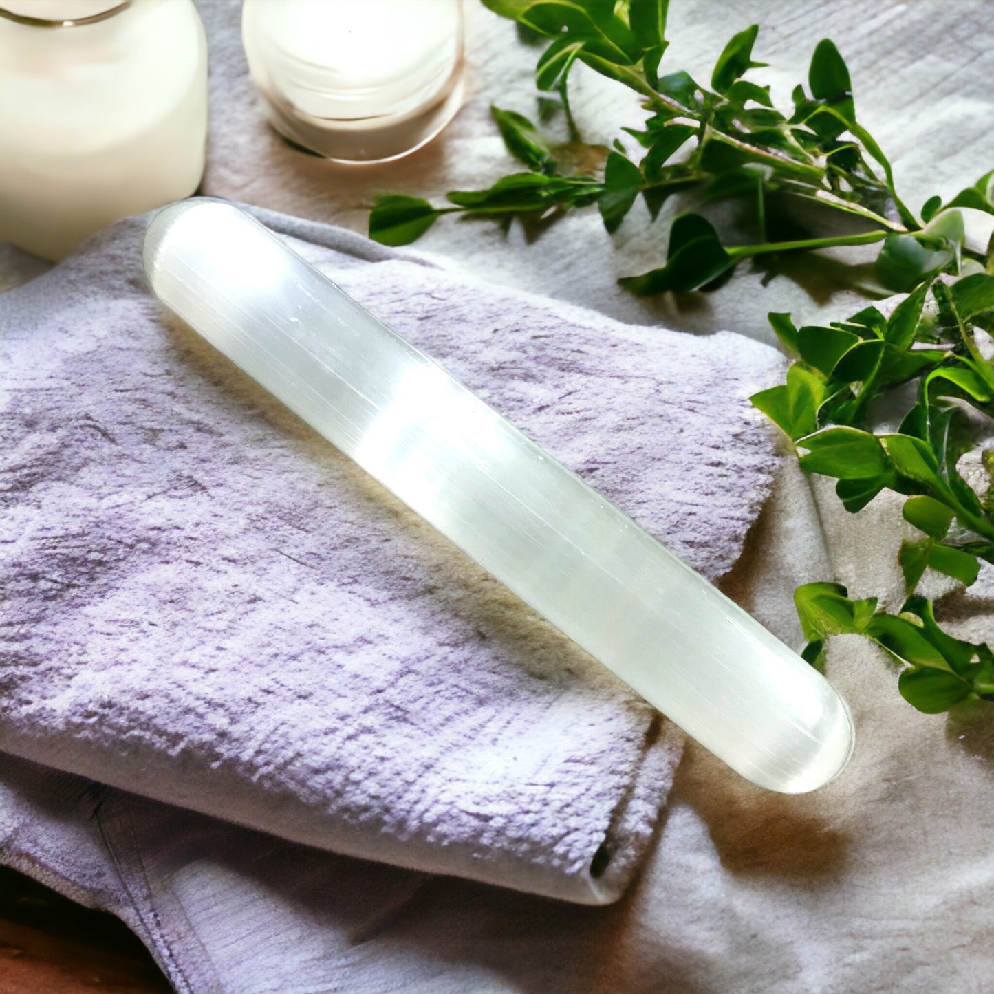 Steinfixx® Selenit Massagestab - Massagegriffel mit abgerundeten Spitzen | 15x2,5x2,5 cm ca. 120 Gramm für Massage, Meditation, Rituale und Zeremonien