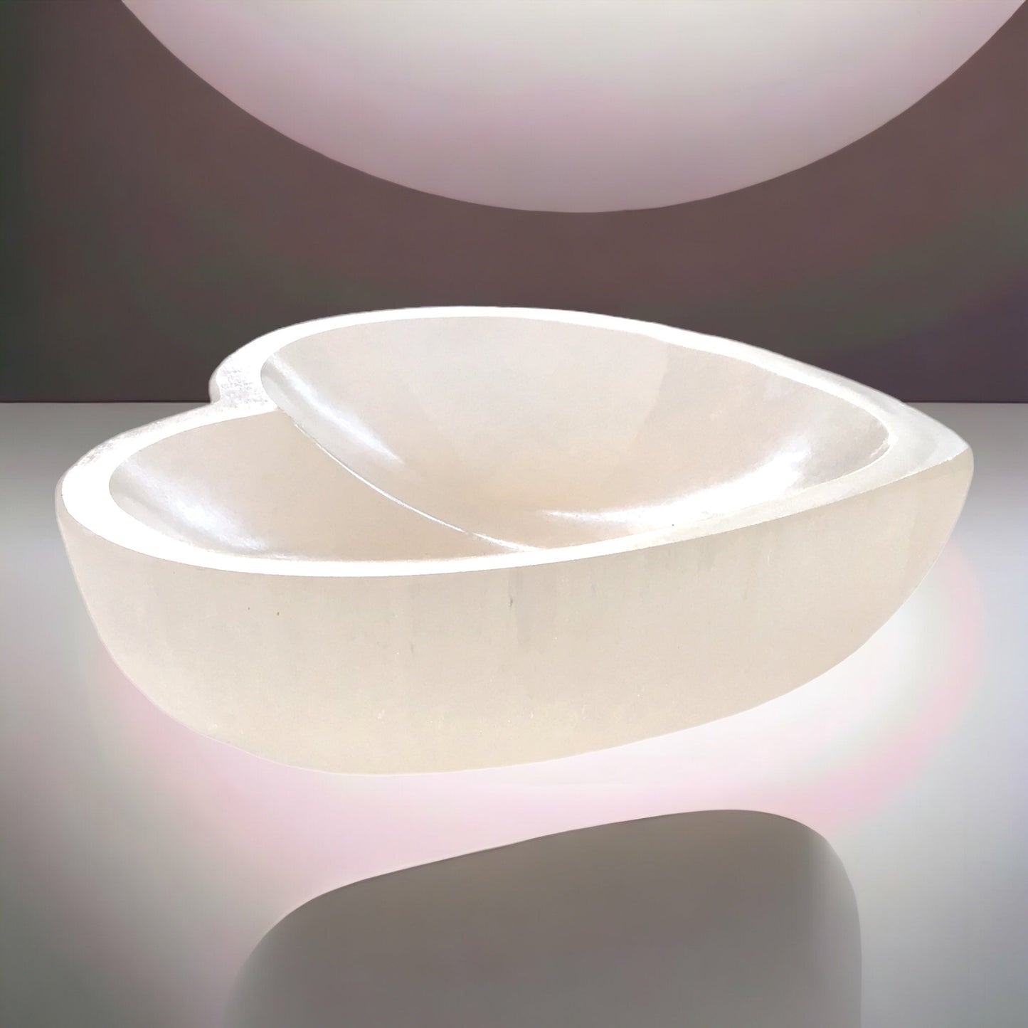 Grosse und schwere Selenit Marienglas Ladeschale Schmuckschale Herzform mit 140x140x40 mm - ca. 590 Gramm Sonder-Sale