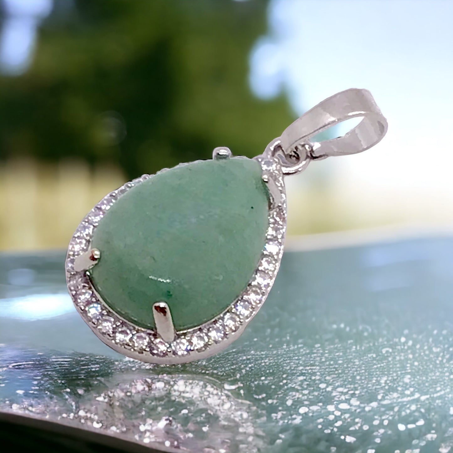 Steinfixx® - Royale Edelstein Anhänger in Tropfenform, umrahmt von Zirkonia, Edelstahl versilbert