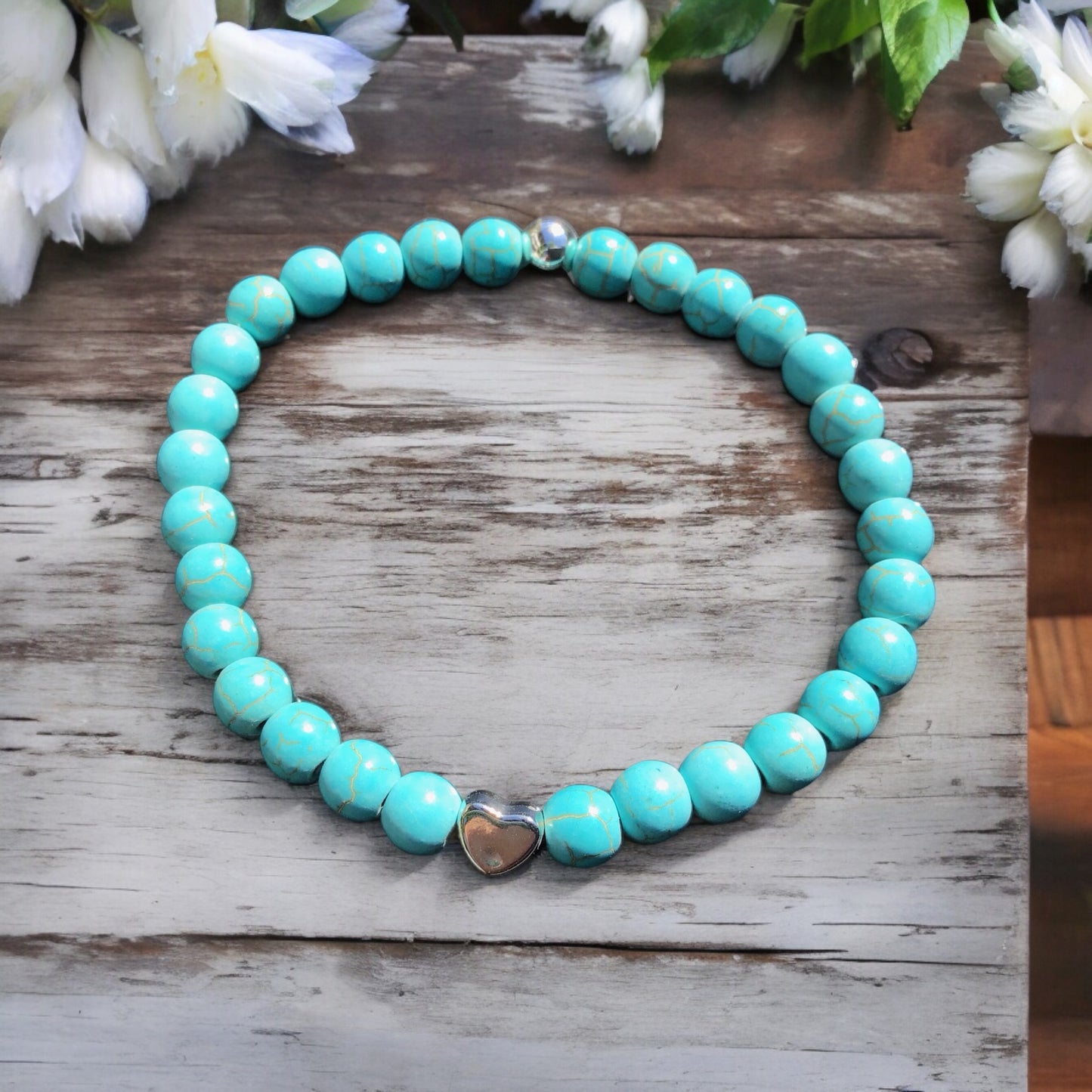 Handgefertigtes Türkenit Perlenarmband - Hochwertiges Edelsteinarmband mit 925 Silberperle und Edelstahlherzchen - in Geschenkbox