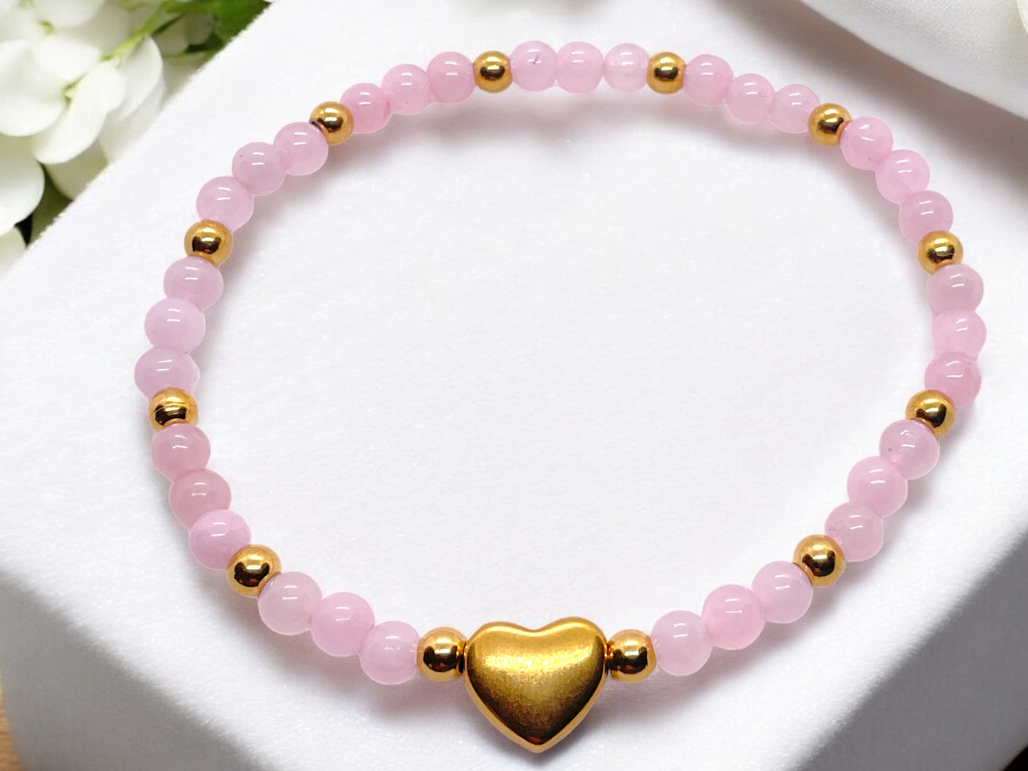 Steinfixx® - Rosenquarz Perlenarmband mit Messingherz und Messingperlen - Hochwertiges Edelsteinarmband handgefertigt inclusive edler Geschenkbox und Edelsteinkarte