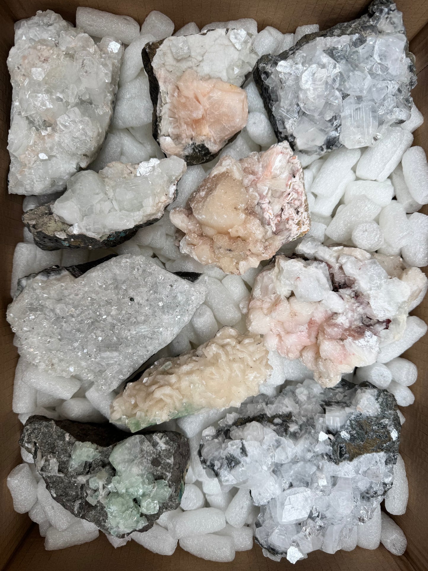 Kristalle Apophyllit, Stilbit usw. in verschiedenen Größen aus Indien B-WARE 5,95 kg -SALE- Konvolut Nr.: 1223