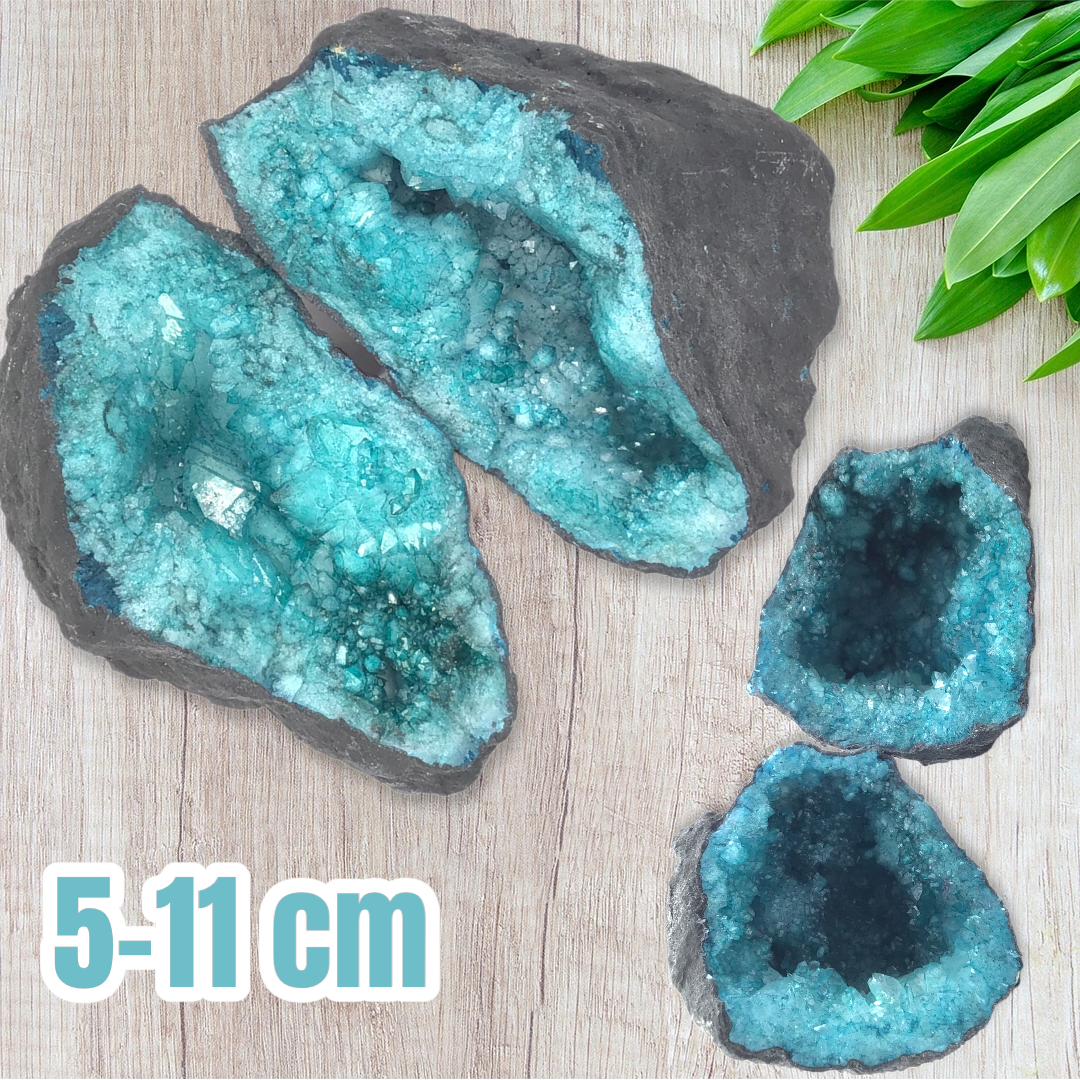 Atemberaubendes, magisches Geodenpaar gefärbt 5-10 cm in grün-türkis SALE