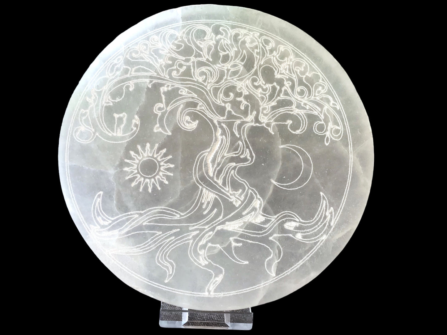 Echte Selenit Ladeplatte mit Gravur "Baum des Lebens" Ø 13,5 cm - schwere Ausführung 500 Gramm- mit kleinem Acrylständer