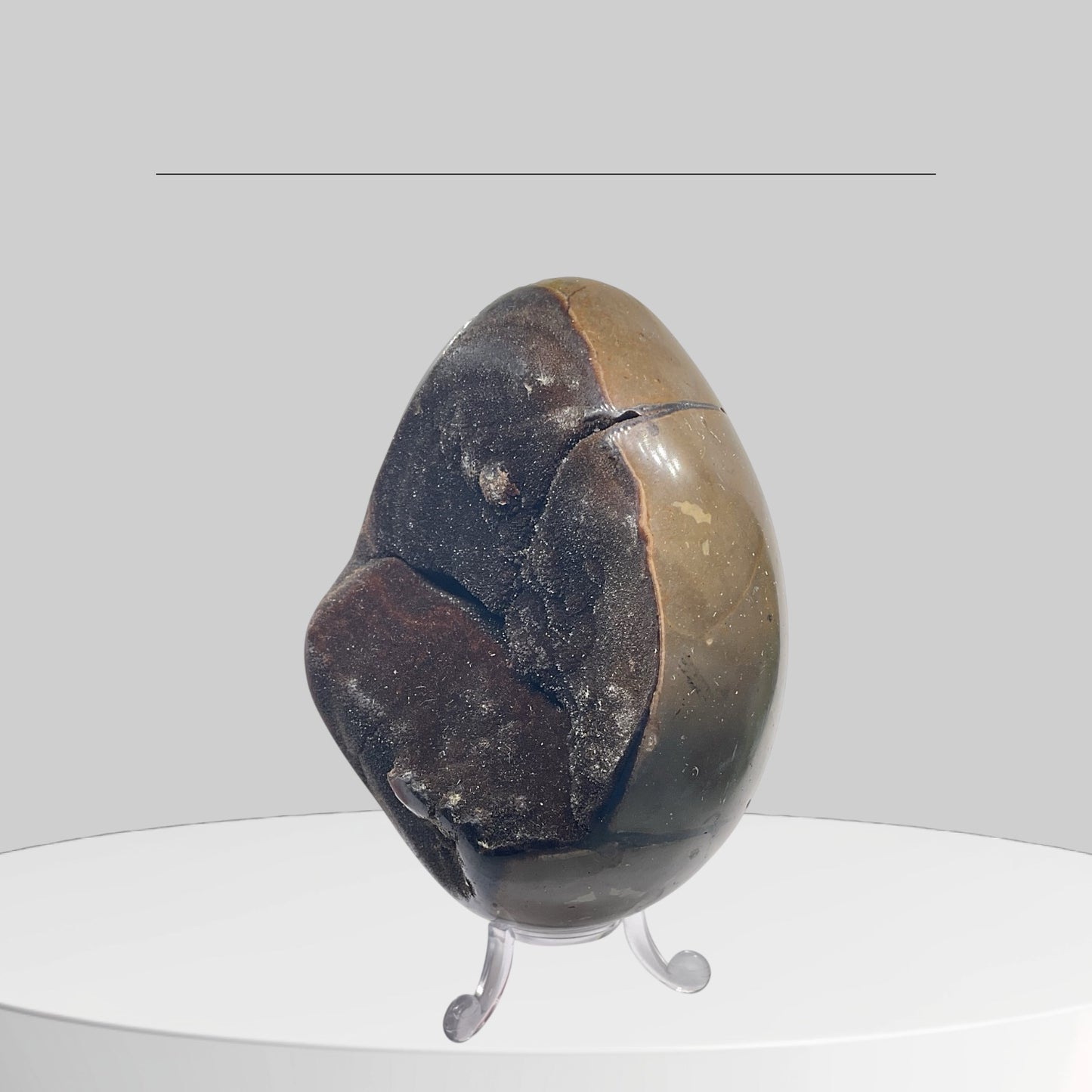 Mystisches Septarien Drachenei | Kristalldruse | Freeform | Unikat-Masterpiece 1631 | 12x8x8 cm | 1022 Gramm | mit Quarzkristall | inclusive Acrylständer I Madagaskar