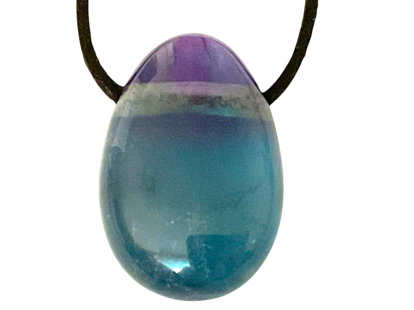 Grüner Fluorit Tropfenanhänger – Natürlicher Edelstein Anhänger mit 80 cm Band & Geschenkbox – AAA-Qualität aus Mexiko – Echter Naturstein Schmuck ca. 30 x 20 mm