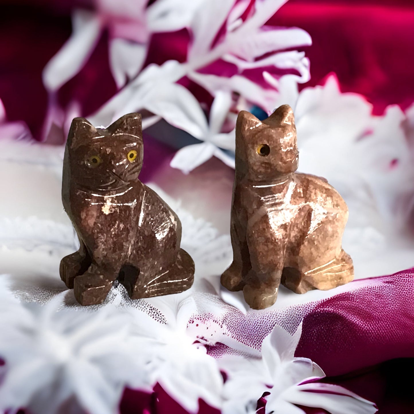 Steinfixx® - Speckstein Figur Katze Minka | Schnitzerei | Sammelfigur | geschliffen und poliert | 37x29 mm | Handarbeit