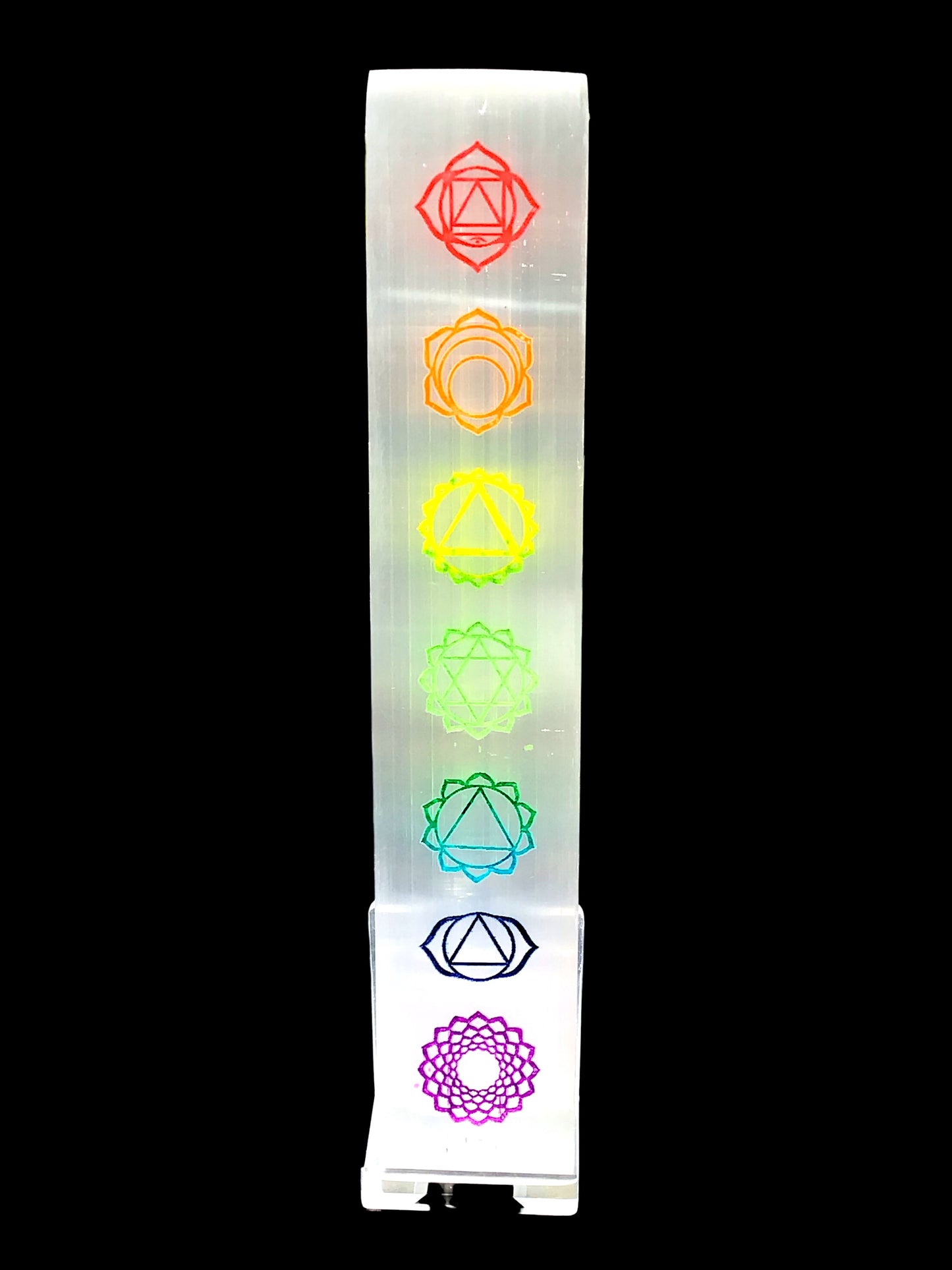 Steinfixx® Echte Selenit Ladeplatte | Lineal mit schönen gravierten bunten Chakra Symbolen | 20 cm | Ideal zum Aufladen Ihrer Edelsteine | Dekoration | incl. Acrylständer