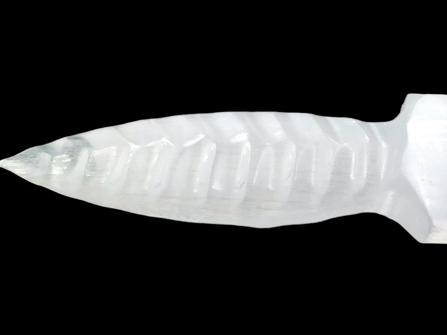 Steinfixx® Selenit  Ritualdolch in Spiralform - Ritualmesser -Lichtbringer -  25x5x2cm - 240Gramm für Wicca und Pagan, Rituale und Zeremonien