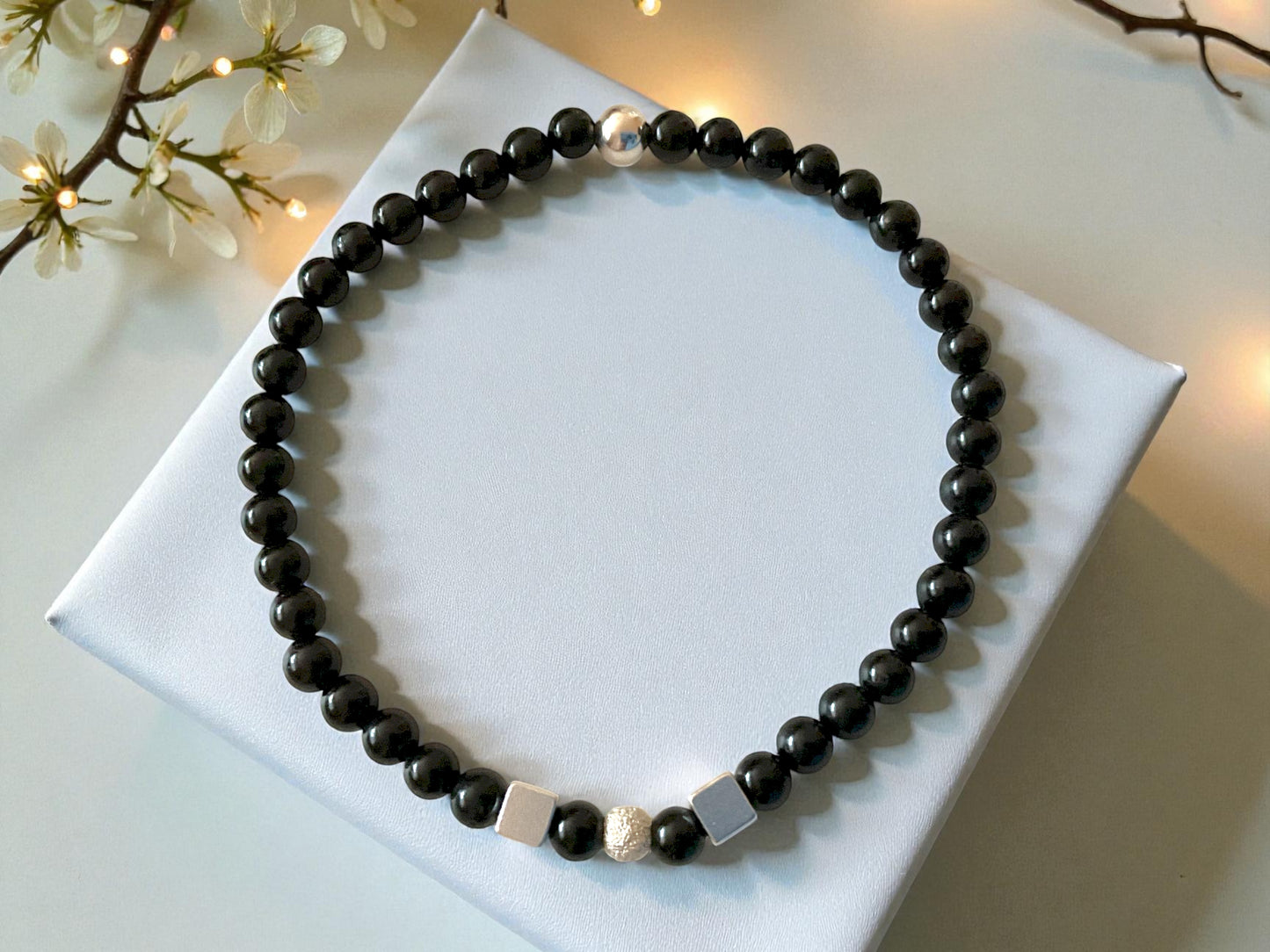 Edelstein Perlenarmband aus schwarzem Turmalin 925 Silberperlen - Hochwertige Heilsteine in 4 oder 6 mm  - handgefertigt - in Geschenkbox - Schutz gegen negative Energien