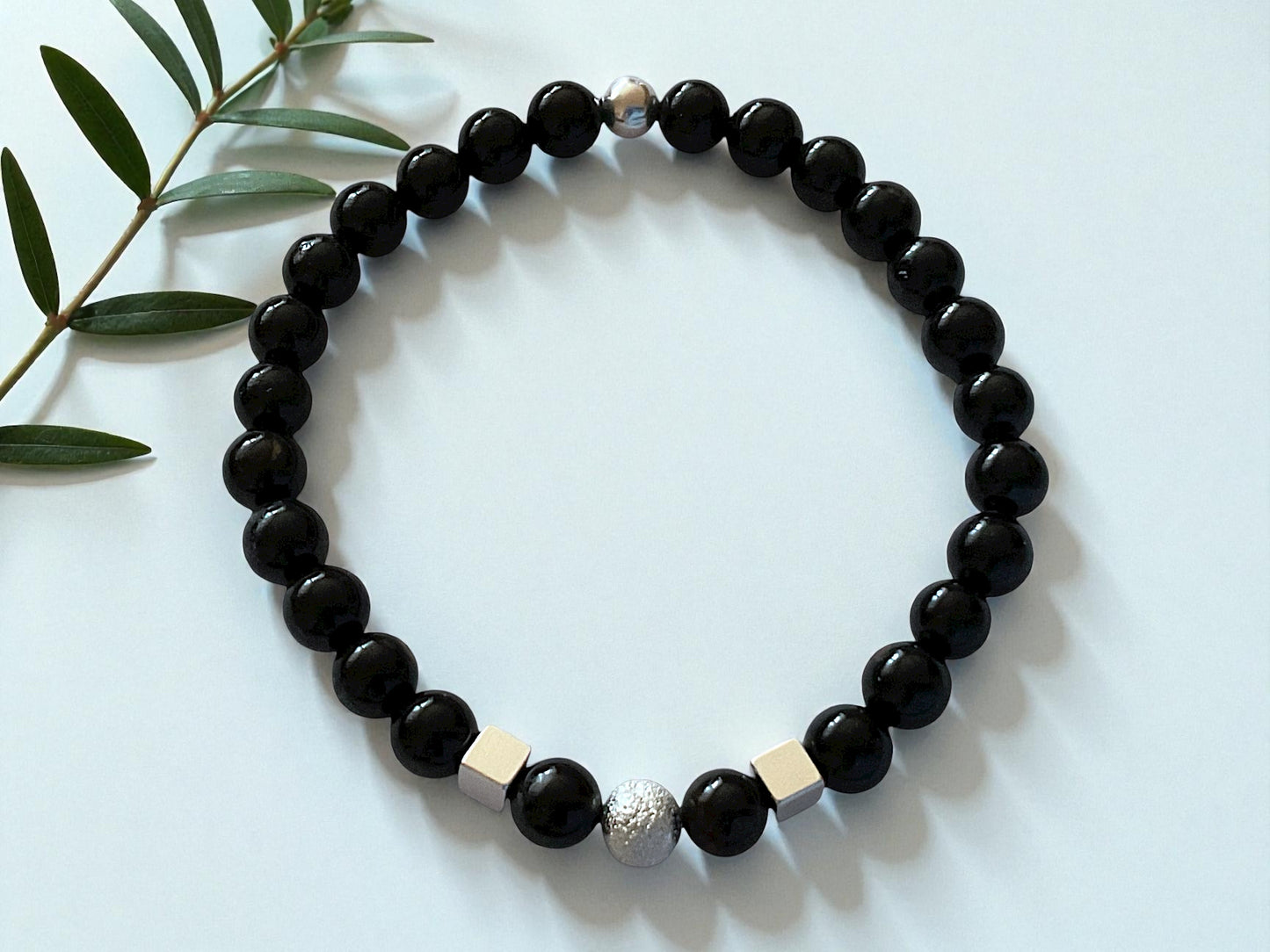 Edelstein Perlenarmband aus schwarzem Turmalin 925 Silberperlen - Hochwertige Heilsteine in 4 oder 6 mm  - handgefertigt - in Geschenkbox - Schutz gegen negative Energien