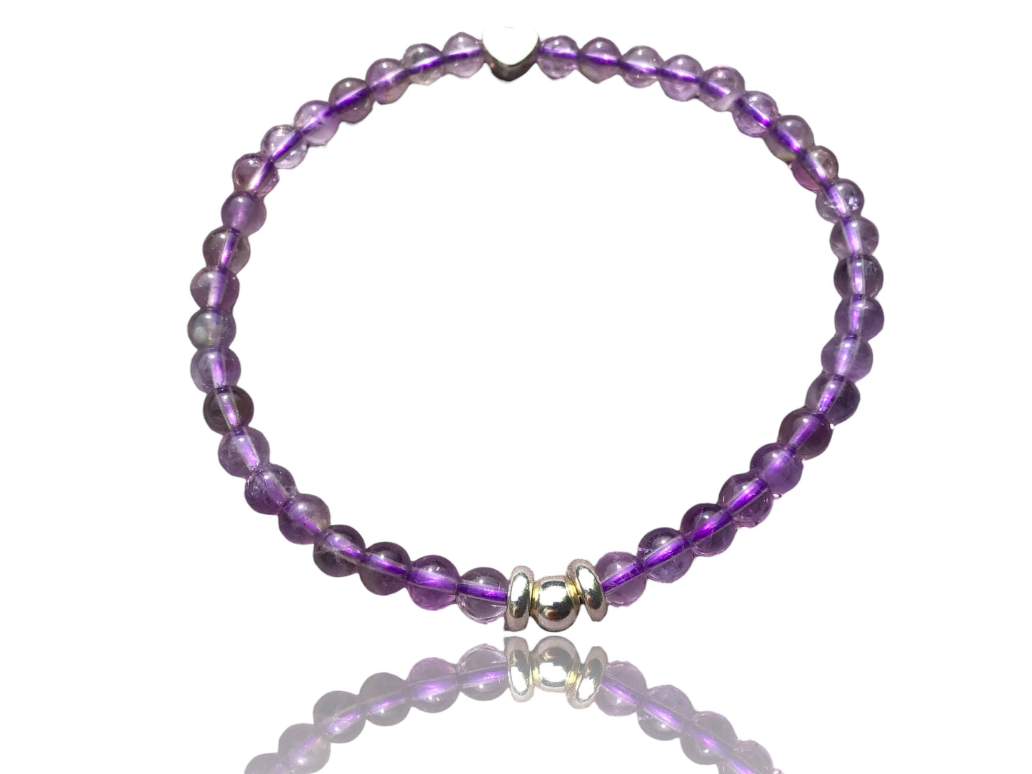 Elegantes Perlenarmband aus Amethyst - Hochwertiges Edelsteinarmband mit 925 Silberperlen und entzückendem Herzchen - handgefertigt - in Geschenkbox - Reinigung und Kraft