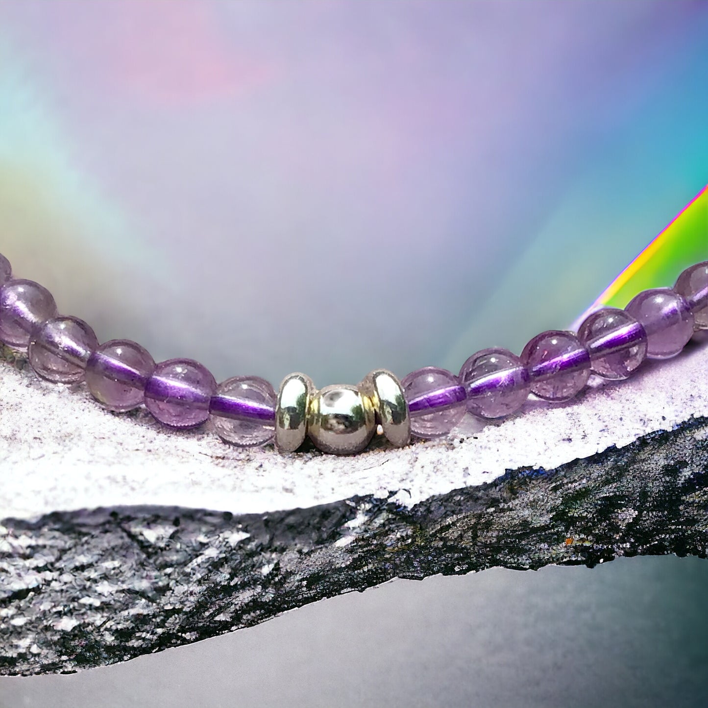 Elegantes Perlenarmband aus Amethyst - Hochwertiges Edelsteinarmband mit 925 Silberperlen und entzückendem Herzchen - handgefertigt - in Geschenkbox - Reinigung und Kraft