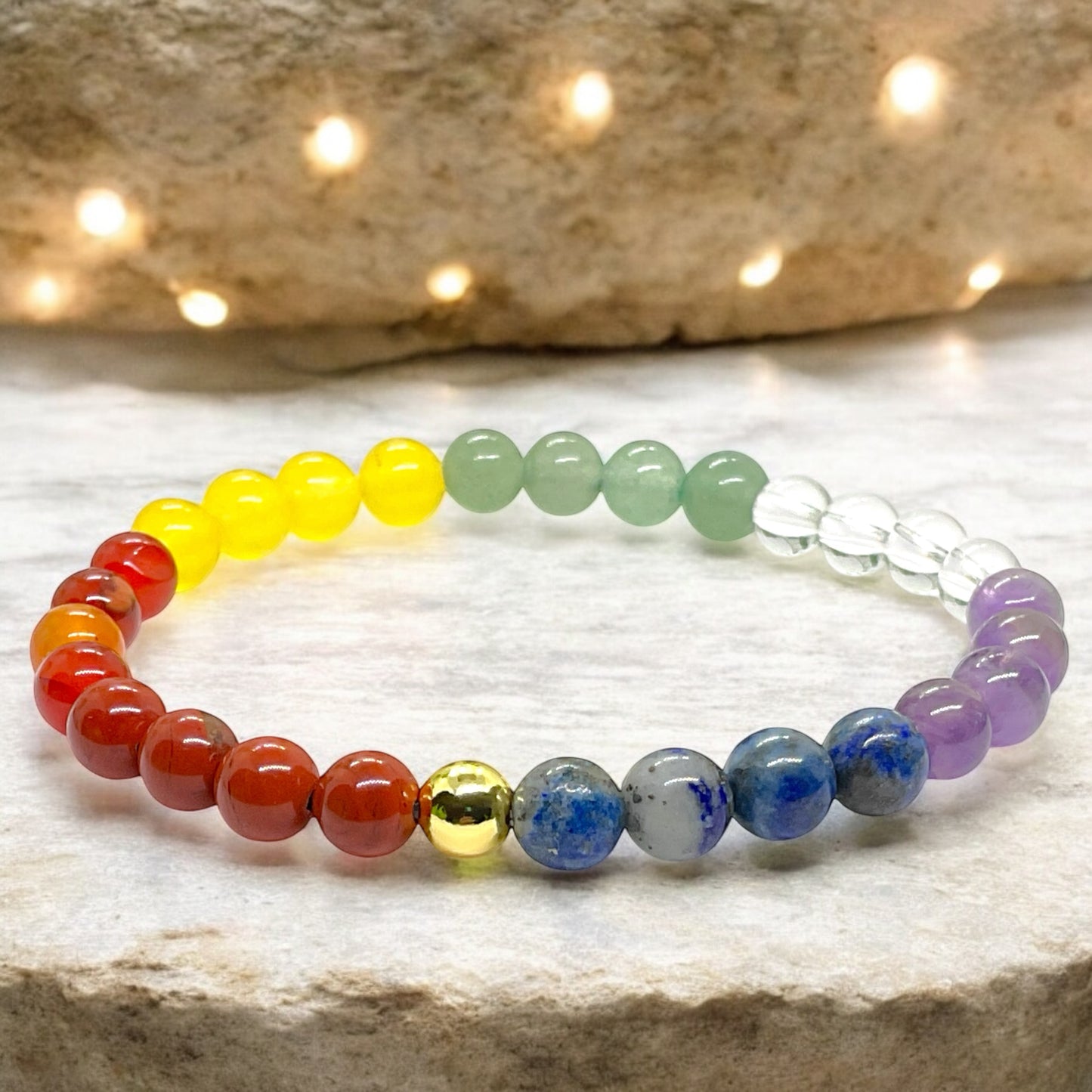 Perlenarmband Chakra 6 mm mit 14k vergoldeter Edelstahlperle - Handmade - inclusive edler Geschenkbox - 7 Chakren aus echten Mineralien
