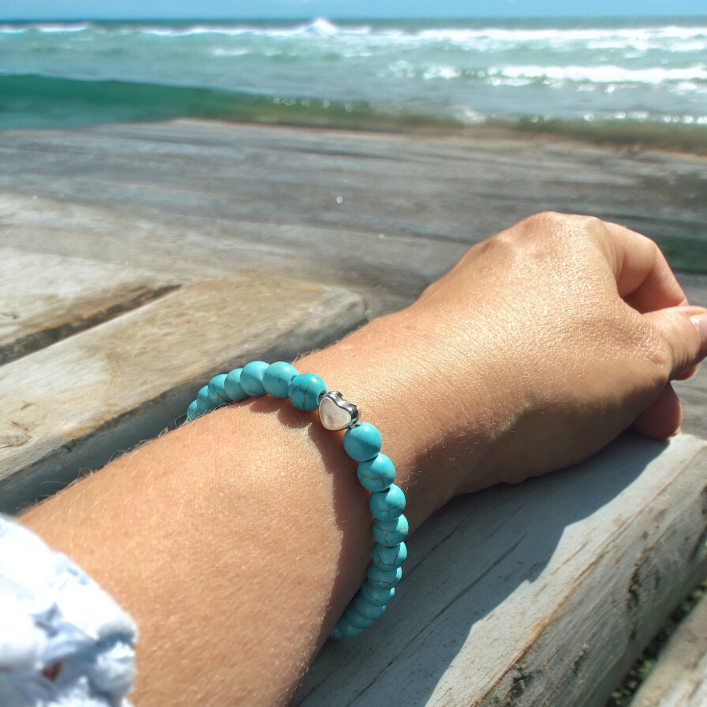 Handgefertigtes Türkenit Perlenarmband  - Hochwertiges Edelsteinarmband mit 925 Silberperle und Edelstahlherzchen - in Geschenkbox