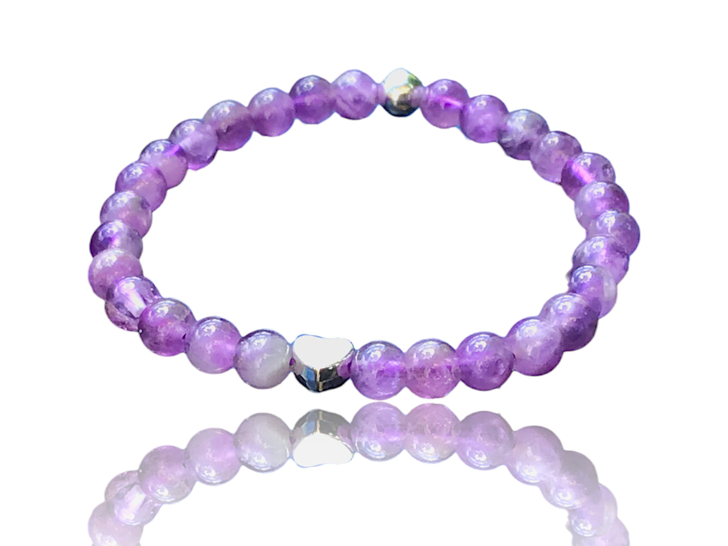 Elegantes Perlenarmband aus Amethyst - Hochwertiges Edelsteinarmband mit 925 Silberperlen und entzückendem Herzchen - handgefertigt - in Geschenkbox - Reinigung und Kraft