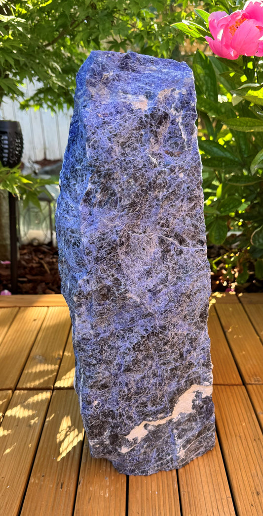XL Sodalith Tower „Masterpiece“ – 15,2 kg Unikat aus Brasilien in AAA-Qualität – 46 cm hoher Naturstein mit tiefblauer Maserung – Exklusiver Blickfang für Wohnraum, Praxis & Garten