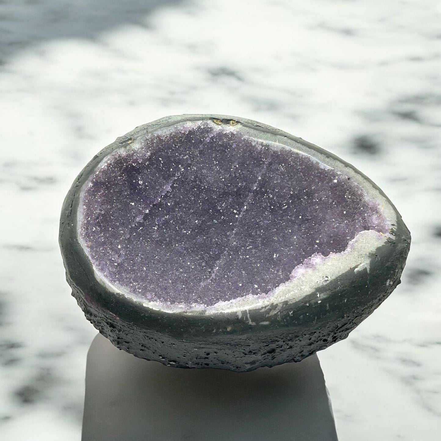 Amethyst Druse Minidruse mit phantastischen Kristallen I 0,69 KG I 11x9x8 cm I Blickfang I Unikat 1621 I Brasilien