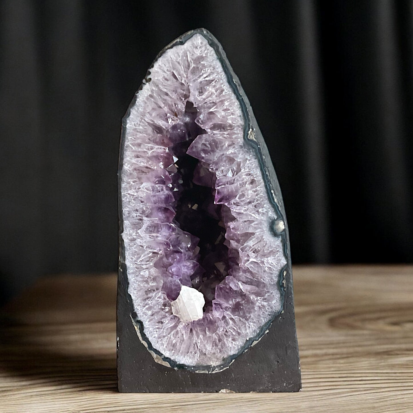 Amethyst Druse mit phantastischen Kristallen I 8,10 KG I 16x11x31cm I Blickfang I Unikat-Masterpiece 1480 I Brasilien