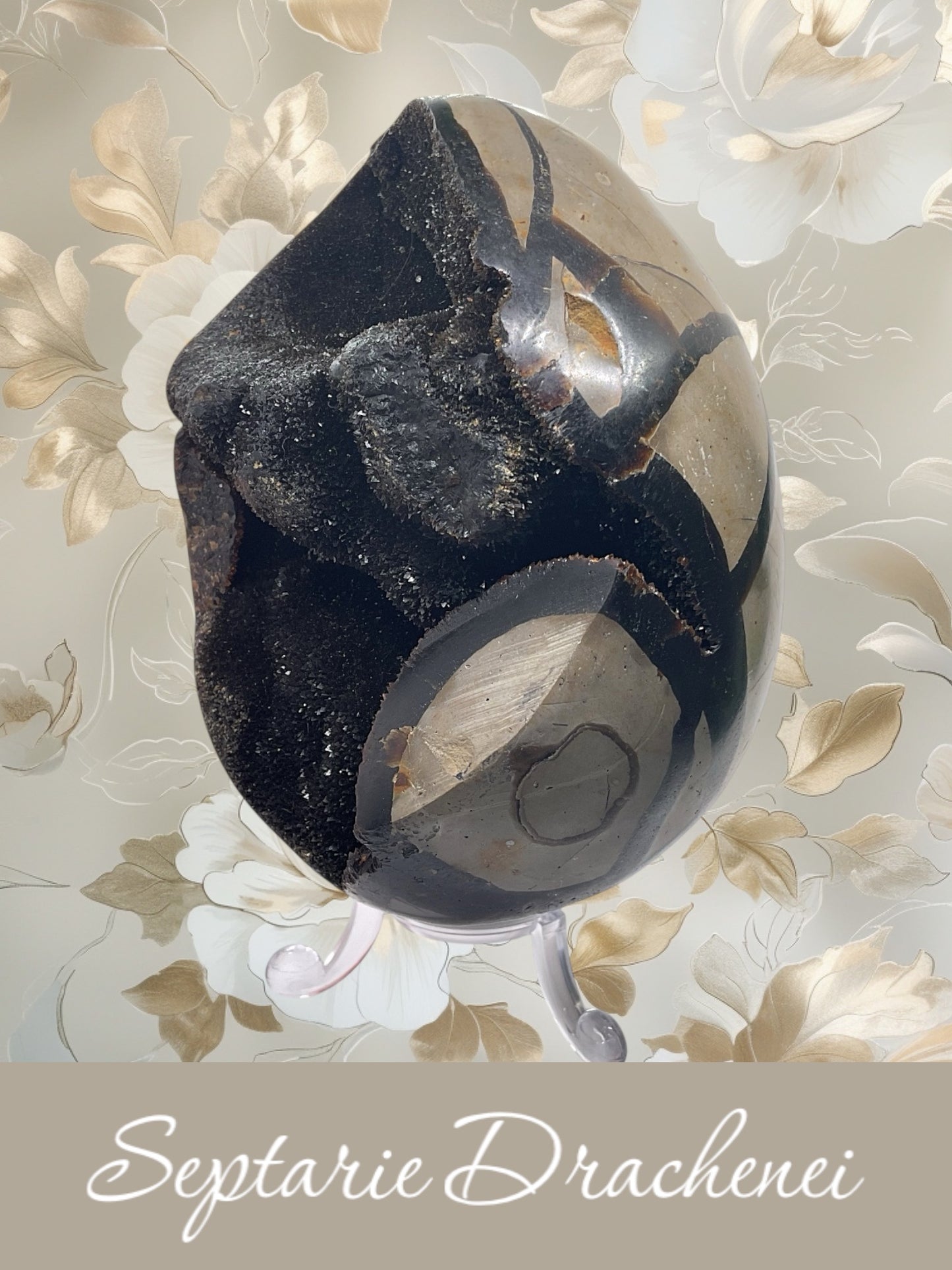 Mystisches Septarien Drachenei | Kristalldruse | Freeform | Unikat-Masterpiece 1632 | 12x8x8 cm | 883 Gramm | mit Quarzkristall | inclusive Acrylständer