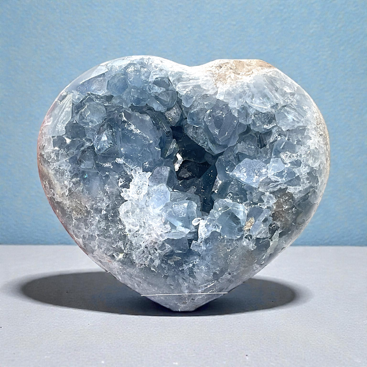 Coelestin Kristall in Herzform I 1,6 KG I 12x11x7cm I herrlich blaue Kristalle | Top 1A-Qualität | Sammlerstück I Unikat-Masterpiece 1640 I Madagaskar