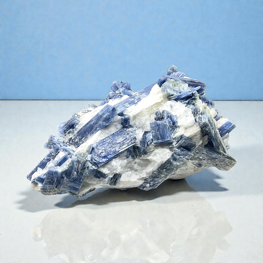 Kyanit Rohstein I Cyanit I Disthen I 721gr. I 13x9x7 cm I Blickfang I Unikat-Masterpiece 1673 I Sammlerstück I steht für Selbstüberwindung I Brasilien