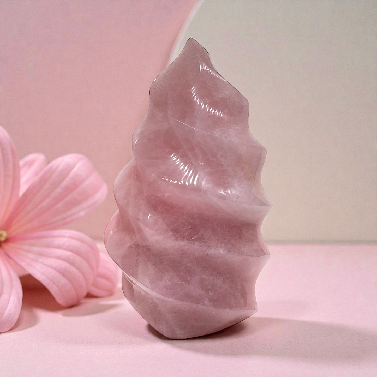 Kristall Flamme aus Rosenquarz I 1056 gr. I 9x7x15 cm I Unikat-Masterpiece 1536 I Sammlerstück I Edelsteinspirale I Computerstein I Dekoration I Madagaskar