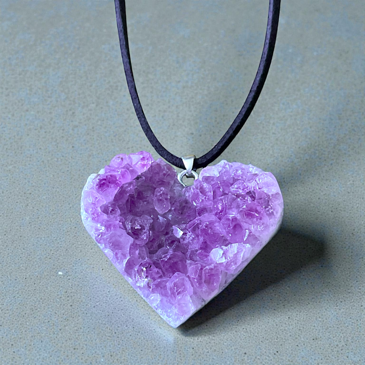 Amethyst Herz Anhänger 925 Silber I incl. 80 cm Wildlederband und Geschenkverpackung I ca. 10 gr. I ca. 2-3 cm I Handarbeit I Brasilien