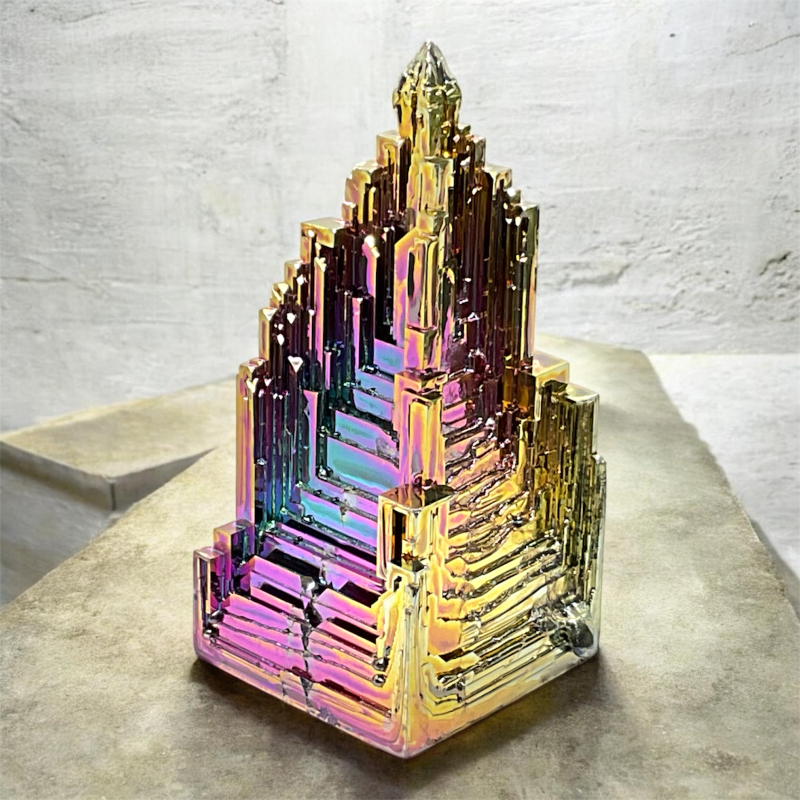 Wismut Kristall Bismut Pyramide 80–100g – Skelettkristall Regenbogenfarben Irisierend – ca. 60mm – Metall Kristall Deko – AAA Qualität