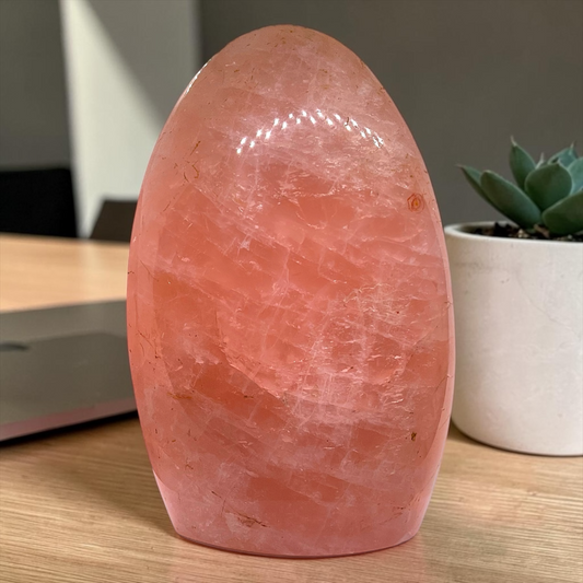 Rosenquarz Freeform I Edelsteinskulptur I 1074gr. I 9x5x14cm I Unikat-Masterpiece 1520 I Sammlerstück I Madagaskar
