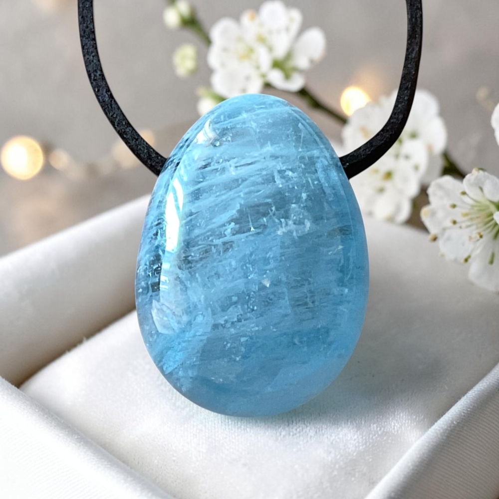 Aquamarin Anhänger Tropfen - Edelstein Kette mit 80 cm Band & Geschenkbox - Echter Aquamarin Schmuck Blau - Naturstein in AAA - Qualität aus Brasilien