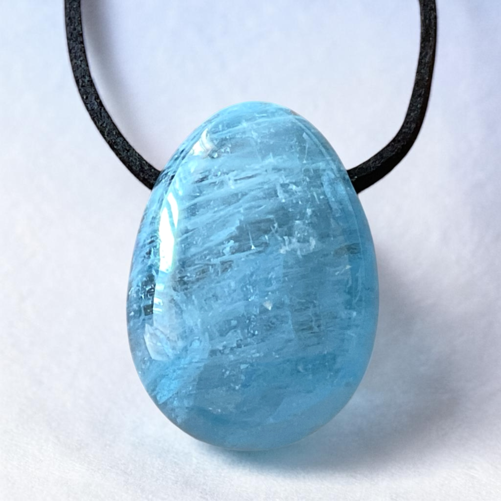 Aquamarin Anhänger Tropfen - Edelstein Kette mit 80 cm Band & Geschenkbox - Echter Aquamarin Schmuck Blau - Naturstein in AAA - Qualität aus Brasilien