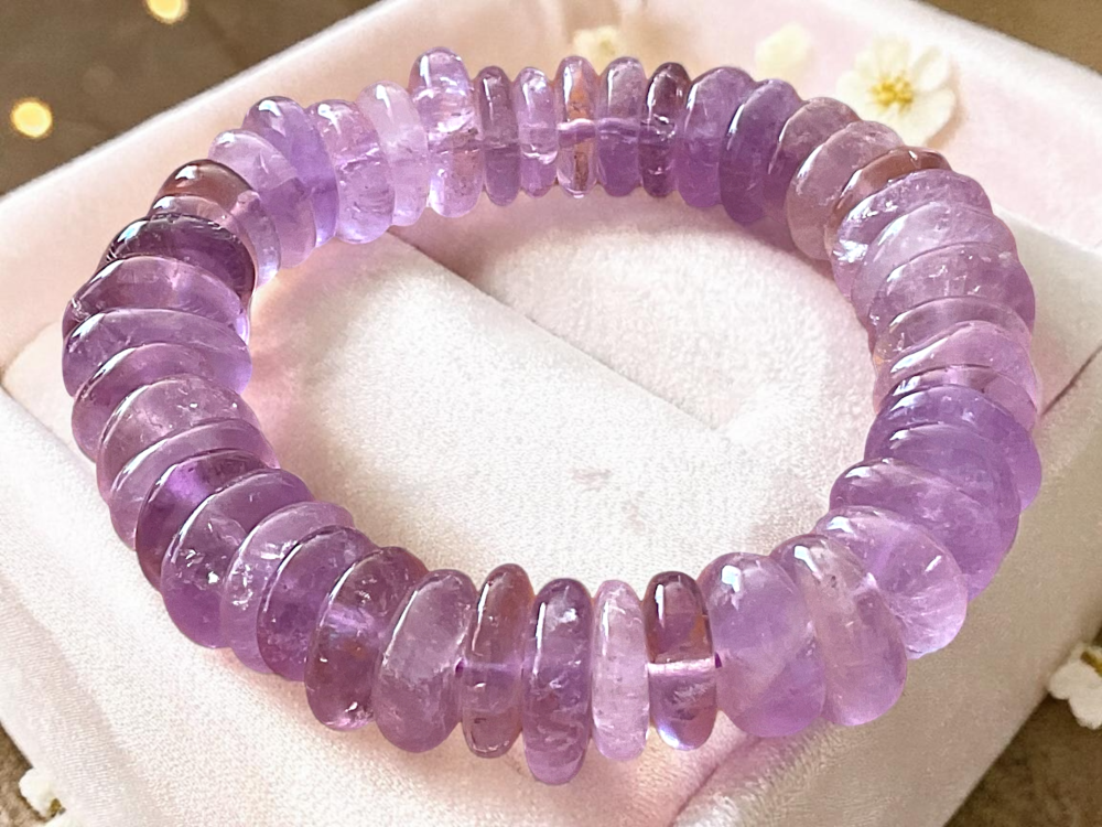 Amethyst Armband „Rondell“ – Edelstein Armband in AAA-Qualität aus Brasilien – 18 cm, Rondelle ca. 12 mm, Gewicht ca. 40 g – angenehm zu tragen – Naturstein Schmuck für Ruhe & innere Balance