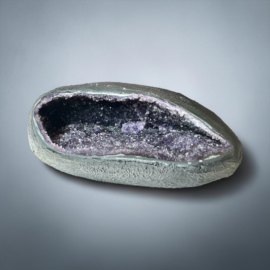 Amethyst Druse mit faszinierenden Kristallen I 5,42 kg I 28 × 16 × 11 cm I beeindruckender Blickfang I Unikat-Masterpiece in AAA-Qualität Nr.: 1680 I Sammlerstück I Brasilien