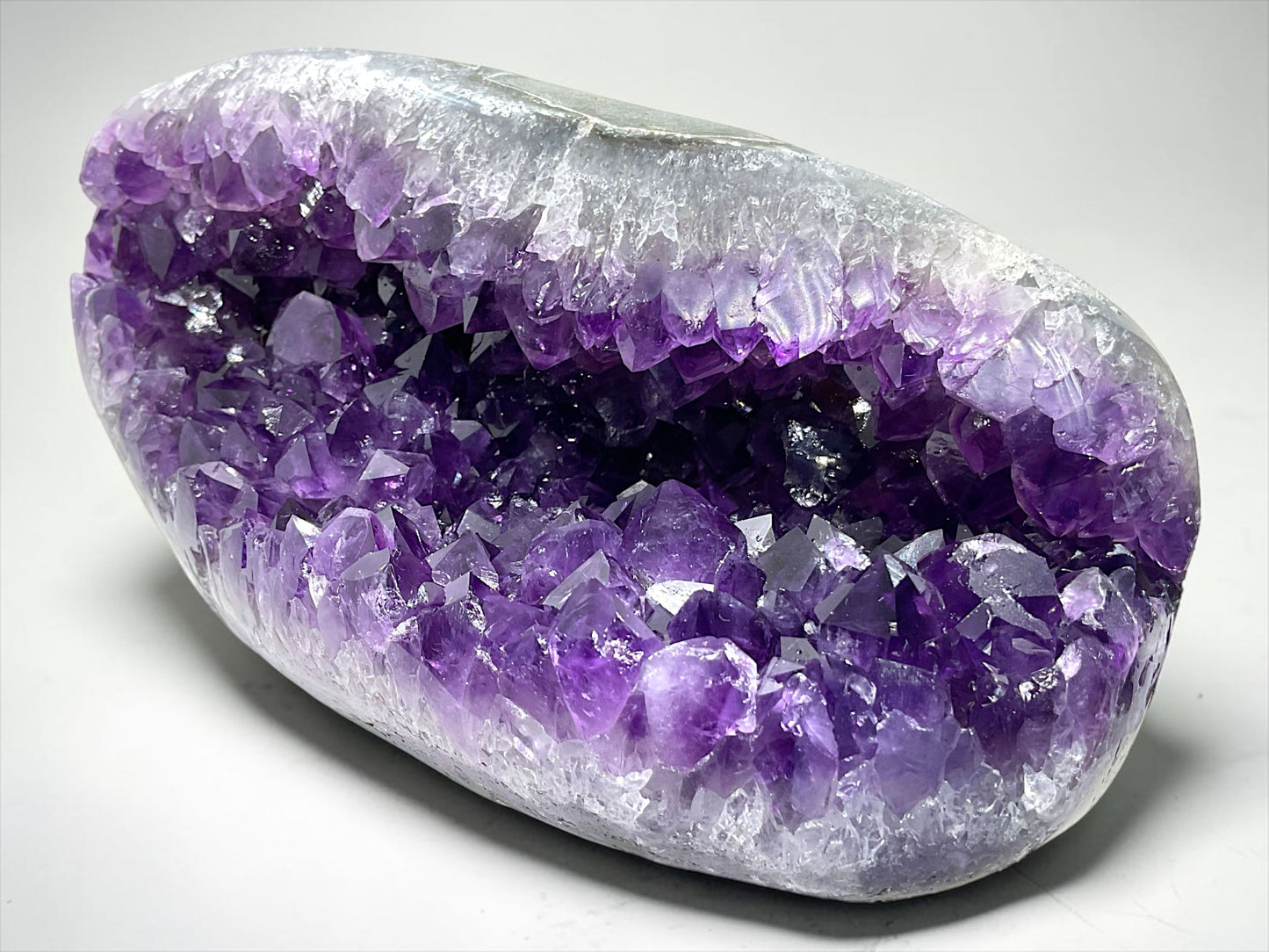 Amethyst Druse AAA-Qualität mit phantastischen Kristallen - 1894 g - 18 x 8 x 11 cm - Blickfang & Dekoration - Sammlerstück - Unikat Masterpiece 1699 - Brasilien
