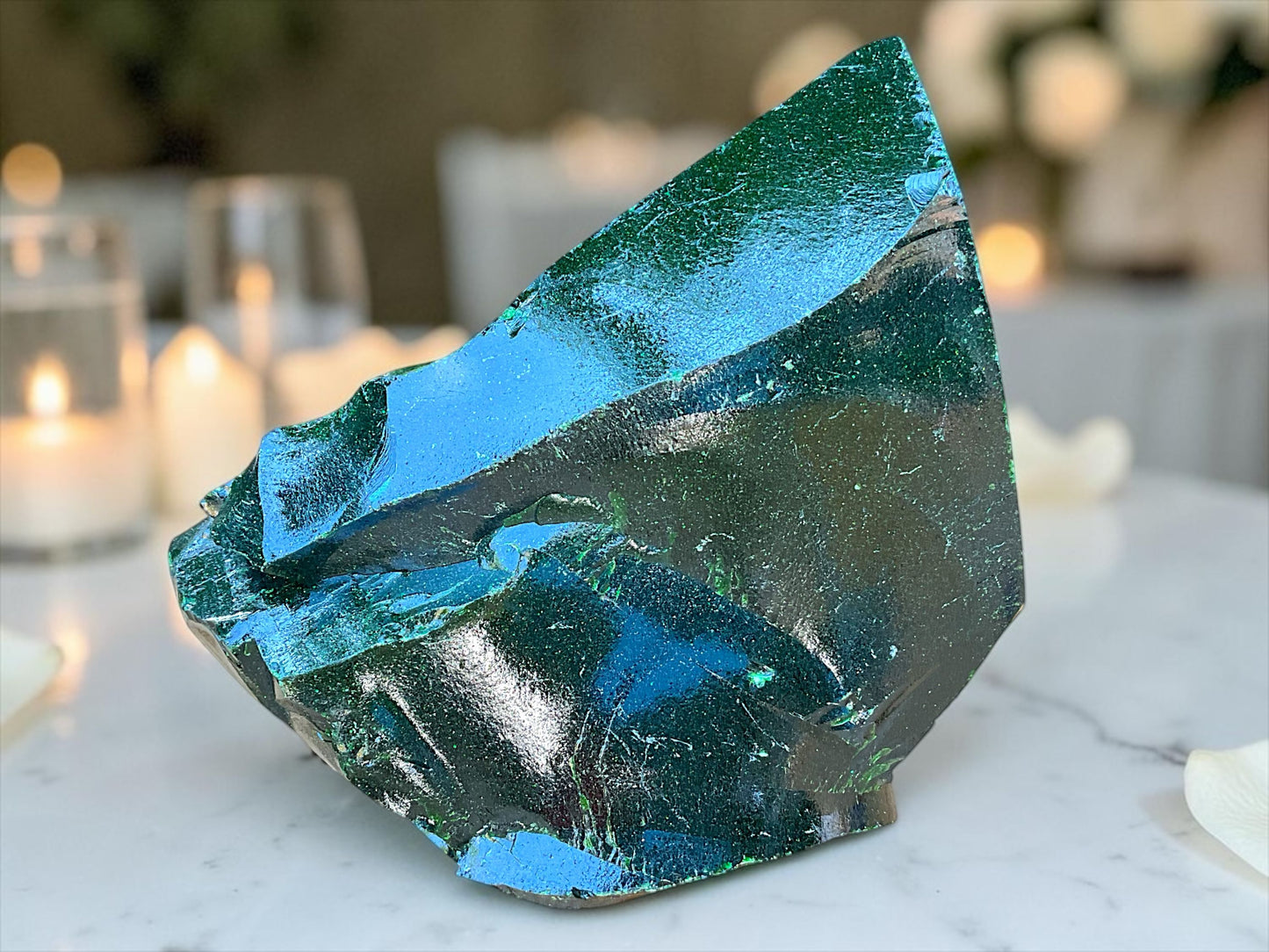 XL Grünfluss-Brocken aus Schmelzglas – 15,6 kg Unikat aus den USA – grüner Dekorations- und Gartenstein mit glasigem Glanz – ca. 28 × 20 × 17 cm als außergewöhnlicher Blickfang für Garten, Terrasse, Wohnraum - Sammlerstück