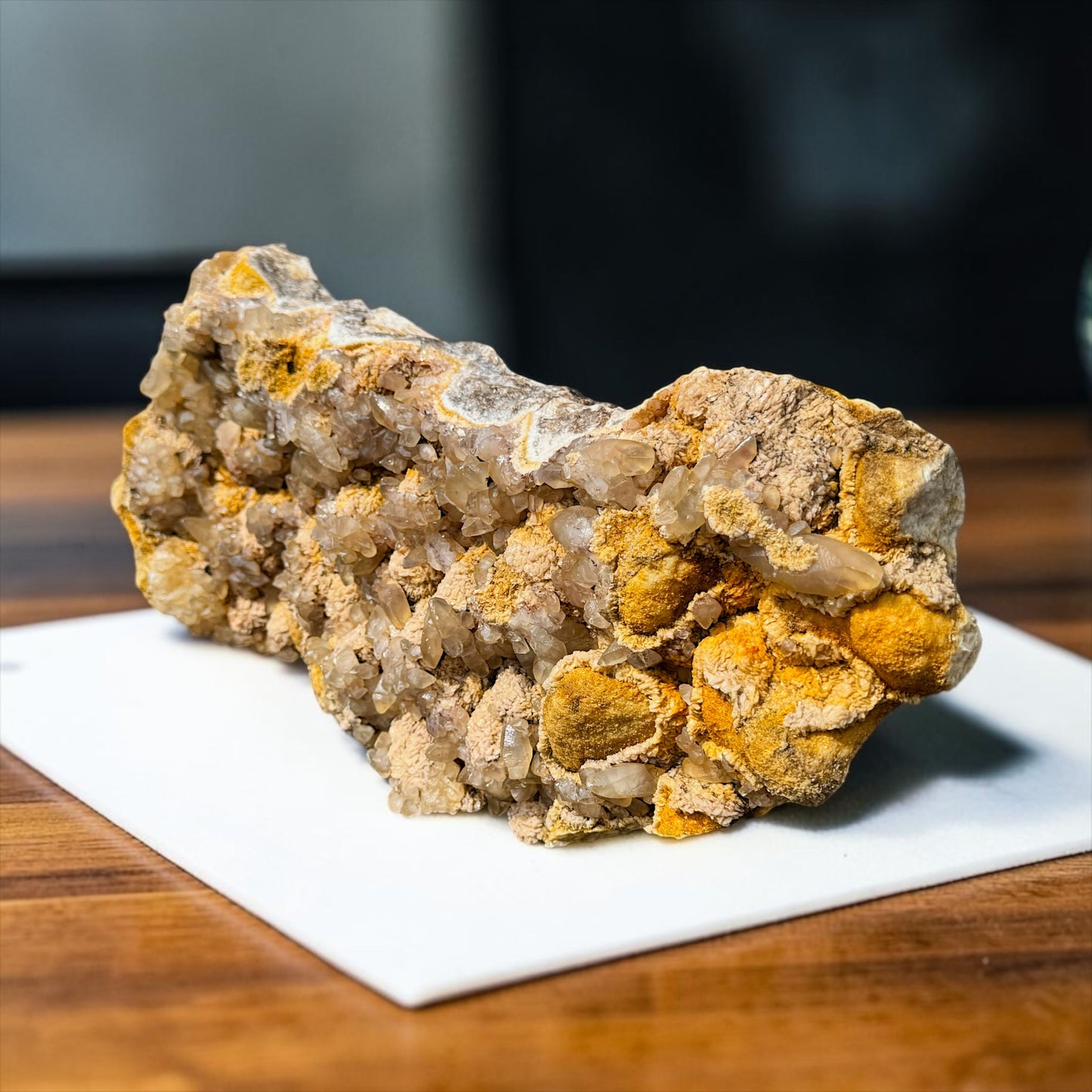 XXL Quarz auf Dolomit mit natürlichen Limonit-/Goethitverfärbungen – Madan, Bulgarien – 14,55 kg – 48 × 20 × 11 cm – Sammlerstück – Unikat-Masterpiece Nr. 1710