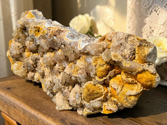 XXL Quarz auf Dolomit mit natürlichen Limonit-/Goethitverfärbungen – Madan, Bulgarien – 14,55 kg – 48 × 20 × 11 cm – Sammlerstück – Unikat-Masterpiece Nr. 1710