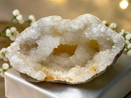 Halbe Quarzgeode (Glücksgeode) – Marokko – 540 g – 12 × 8 × 7 cm – Sammlerstück – Unikat-Masterpiece Nr. 1714