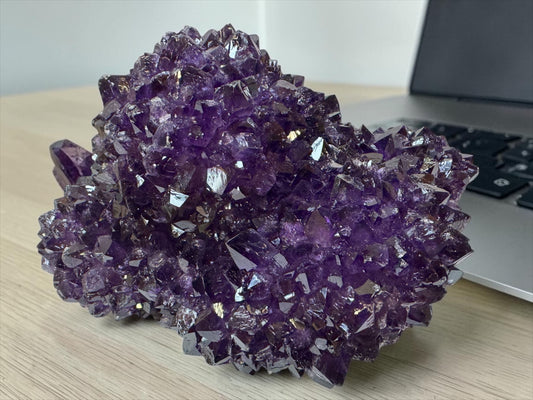 XXL Uruguay Amethyst Kristallstufe in Igelform mit stalaktitischem Achatkern – Artigas – 4.699 g – 23 × 14 × 15 cm – AAA – Unikat Masterpiece 1720