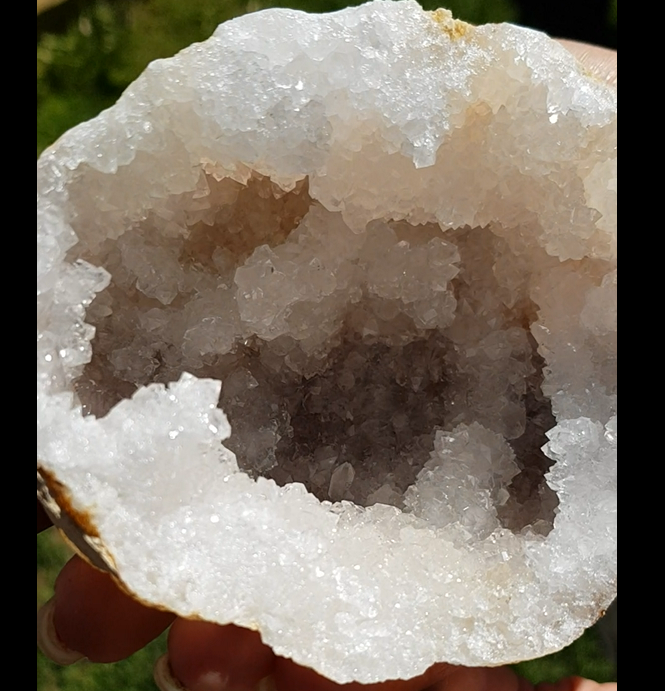 Kristall Quarz Geode geschlossen Partyspass Ø ca. 14 cm Break your own