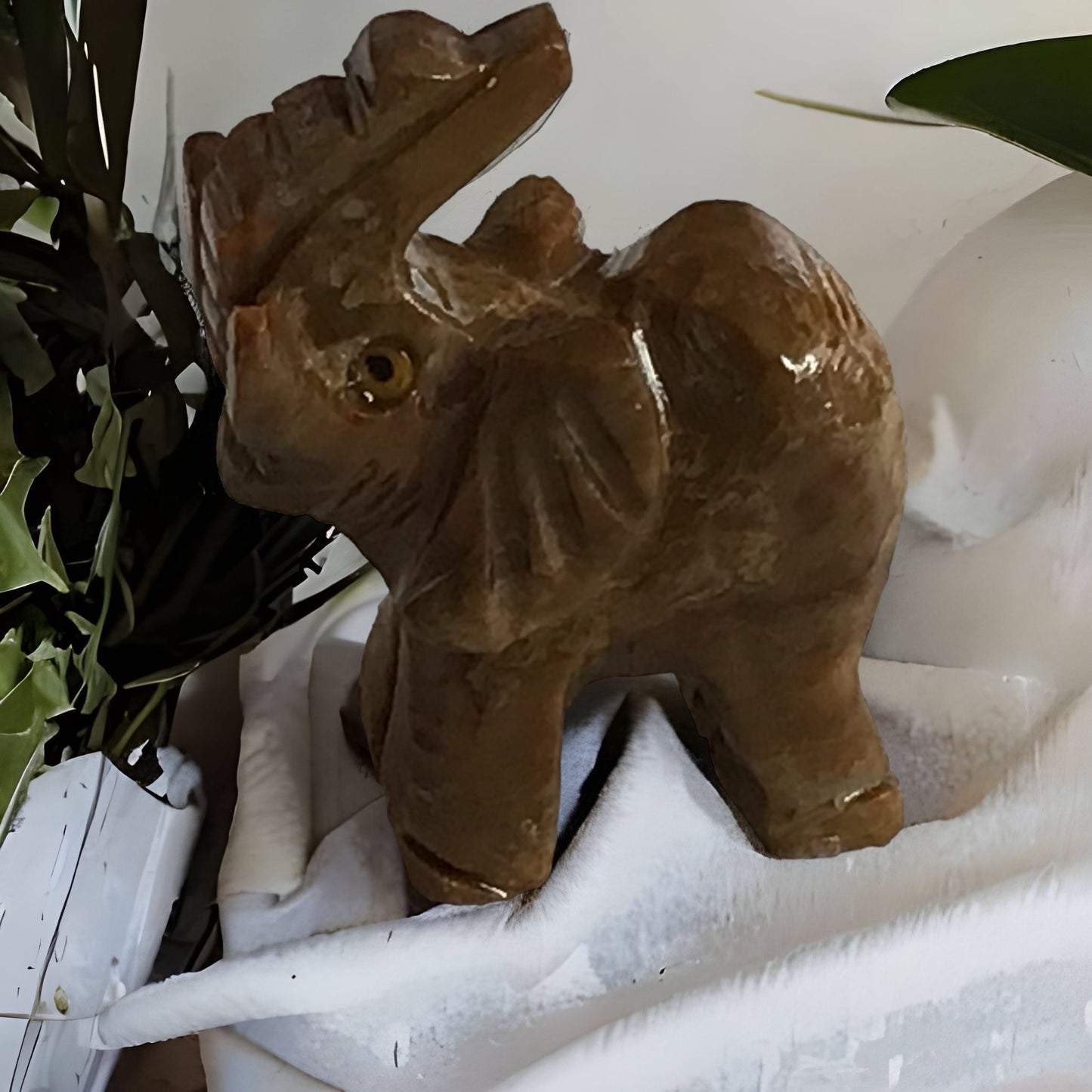Steinfixx® - Speckstein Figur Elefant Taru | Schnitzerei | Sammelfigur | geschliffen und poliert | 37x35 mm | Handarbeit